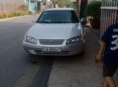 Cần bán xe Toyota Camry năm 2000, nhập khẩu nguyên chiếc, còn rất mới