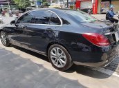 Cần bán gấp Mercedes C200 sản xuất năm 2018, màu đen