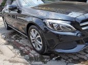 Cần bán gấp Mercedes C200 sản xuất năm 2018, màu đen