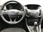 Bán xe Ford Focus Trend 1.5 AT Ecoboost Hatchback đời 2017, màu đỏ