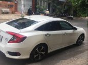 Bán xe Honda Civic đời 2017, màu trắng, xe nhà đi kỹ, bảo dưỡng thay nhớt định kỳ