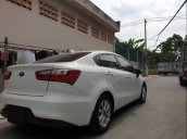 Gia đình bán Kia Rio sản xuất 2015 và đăng ký mua lăn bánh đầu 2016, số tự động, màu trắng