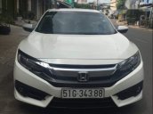 Bán xe Honda Civic đời 2017, màu trắng, xe nhà đi kỹ, bảo dưỡng thay nhớt định kỳ