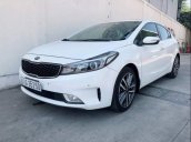 Cần bán gấp Kia Cerato 2017, màu trắng, nhập khẩu