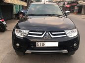 Cần bán gấp Mitsubishi Pajero năm 2017, màu đen xe gia đình