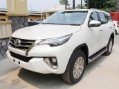 Cần bán Toyota Fortuner 2.7V 4x2 AT năm 2019, màu trắng, xe nhập