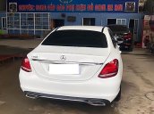 Cần bán Mercedes C200 sản xuất năm 2017, màu trắng