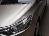 Bán Toyota Vios 2017, màu bạc số sàn