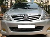 Bán Toyota Innova G năm sản xuất 2010, màu bạc