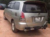 Gia đình bán Toyota Innova MT năm sản xuất 2006, màu bạc