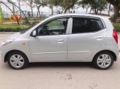 Cần bán gấp Hyundai i10 MT 1.2 năm 2014, màu bạc, nhập khẩu, còn rất mới và đẹp nguyên bản