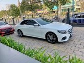 Bán xe Mercedes E300 trắng 2017 chính hãng hàng hiếm, trả trước 800 trệu nhận xe