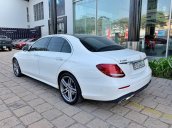 Bán xe Mercedes E300 trắng 2017 chính hãng hàng hiếm, trả trước 800 trệu nhận xe