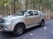 Bán Toyota Hilux sản xuất năm 2011, màu bạc, nhập khẩu nguyên chiếc Thái Lan