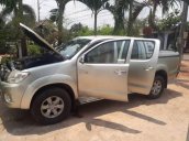 Bán Toyota Hilux sản xuất năm 2011, màu bạc, nhập khẩu nguyên chiếc Thái Lan