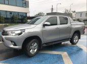 Bán ô tô Toyota Hilux đời 2017, màu bạc, nhập khẩu nguyên chiếc Hàn Quốc