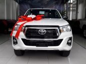 Bán Toyota Hilux 2.4E 2019, màu trắng, xe nhập, giá chỉ 695 triệu