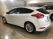 Bán xe Ford Focus 1.5L Ecoboost 2017, xe đi 9000 km, hỗ trợ trả góp ngân hàng