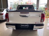 Bán xe Toyota Hilux đời 2019, màu trắng, xe nhập