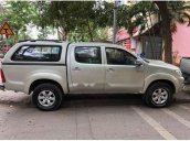 Cần bán Toyota Hilux năm 2012, màu vàng còn mới