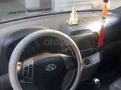 Cần bán lại xe Hyundai Avante 1.6 AT 2012, màu đen