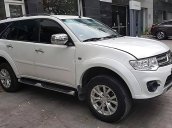 Cần bán xe Mitsubishi Pajero Sport màu trắng sản xuất 2015, số tự động, máy xăng, odo 48000 km