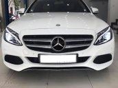 Cần bán xe Mercedes C200 đời 2016, màu trắng, xe chính chủ sử dụng 1 đời chủ