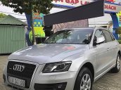 Bán xe Audi Q5 sx 2012, số tự động, máy xăng, màu bạc, nội thất màu đen, odo 100000 km