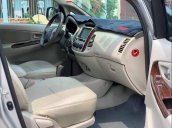 Bán ô tô Toyota Innova V sản xuất năm 2012, màu bạc số tự động