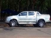 Bán Toyota Hilux sản xuất năm 2011, màu bạc, nhập khẩu nguyên chiếc Thái Lan