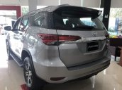 Bán Toyota Fortuner đời 2018, màu bạc, nhập khẩu