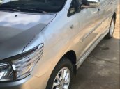 Bán gấp Toyota Innova E 2015, màu bạc, giá chỉ 555 triệu 