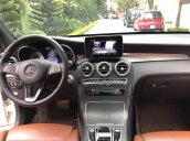 Cần bán xe Mercedes GLC300 4Matic 2017, màu trắng nội thất nâu