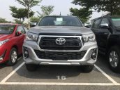 Cần bán xe Toyota Hilux 2.8 AT sản xuất năm 2019, màu bạc, nhập khẩu