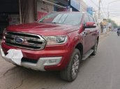 Cần bán lại xe Ford Everest đời 2017, màu đỏ, xe nhà không chạy dịch vụ, mua mới 100% từ đầu