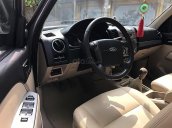 Gia đình tôi cần bán chiếc xe Ford Everest số sàn, máy dầu, sản xuất cuối năm 2013, màu vàng cát