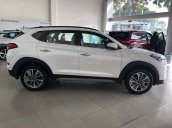 Cần bán Hyundai Tucson 2.0 AT ĐB đời 2019, màu trắng