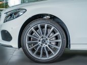 Cần bán Mercedes C300 AMG đăng ký 08.2018, màu trắng. Bảo hành dài đến 2021