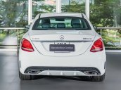 Cần bán Mercedes C300 AMG đăng ký 08.2018, màu trắng. Bảo hành dài đến 2021