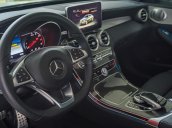 Cần bán Mercedes C300 AMG đăng ký 08.2018, màu trắng. Bảo hành dài đến 2021