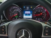 Cần bán Mercedes C300 AMG đăng ký 08.2018, màu trắng. Bảo hành dài đến 2021