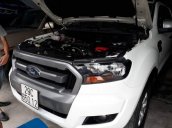 Cần bán Ford Ranger XLS 2.2 AT sản xuất 2016, màu trắng, xe còn mới, cá nhận đang sử dụng