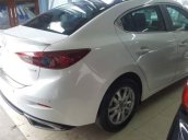 Cần bán xe Mazda 3 đời 2018, màu trắng, nhập khẩu nguyên chiếc