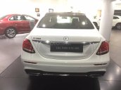 Bán xe Mercedes E300 trắng/đen 2017 chính hãng, trả trước 800 trệu nhận xe