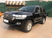 Bán Toyota LandCruiser VX đen, nội thất kem, xe sản xuất 2016, đăng ký 2016, đi 3 vạn