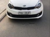 Cần bán lại xe Kia Rio sản xuất năm 2017, màu trắng, xe gia đình sử dụng không kinh doanh