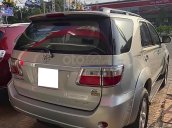 Cần bán xe Toyota Fortuner 2.5G năm 2010, màu bạc 