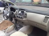 Cần bán lại xe Toyota Innova sản xuất năm 2015, màu bạc số sàn, 658 triệu