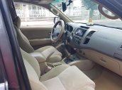 Bán ô tô Toyota Fortuner 2.5G năm sản xuất 2010, màu bạc 