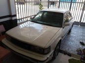 Cần bán lại xe Nissan Bluebird đời 1987, màu trắng, xe nhập